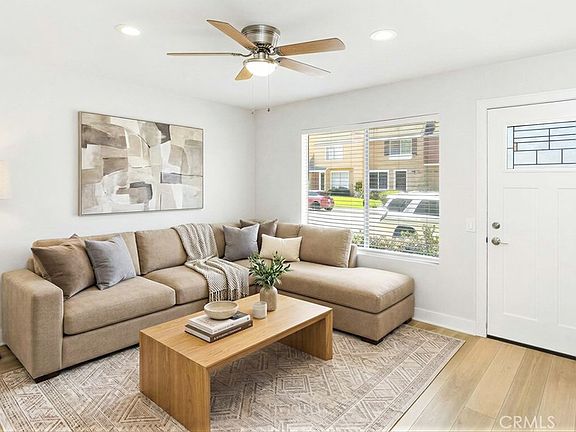 3rd image of 18 Heritage St