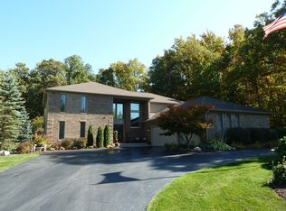 5596 Kristin Dr, Howell, MI