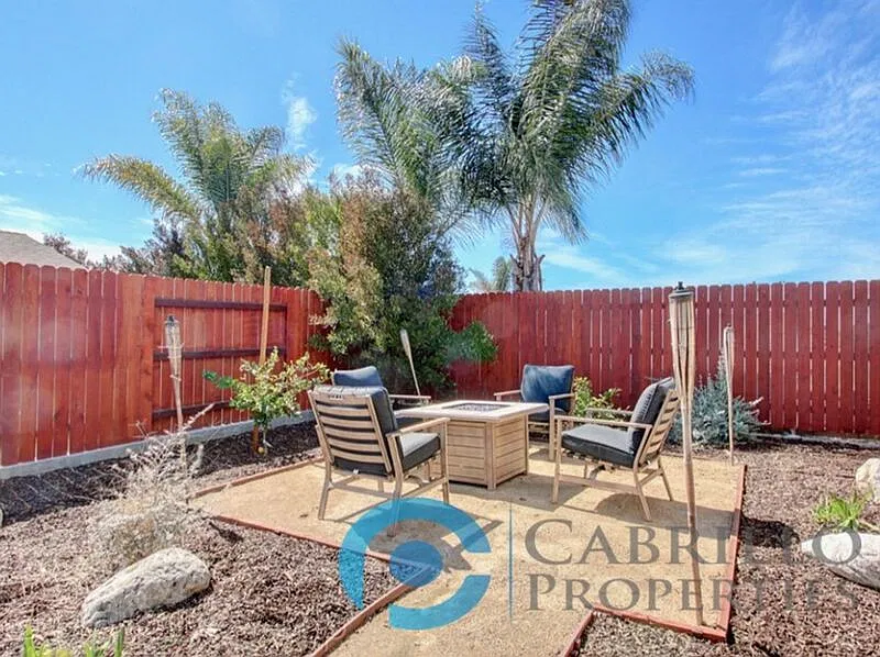 3 bed, 2.0 bath, 1522 sqft, $4,000 — Photo 2