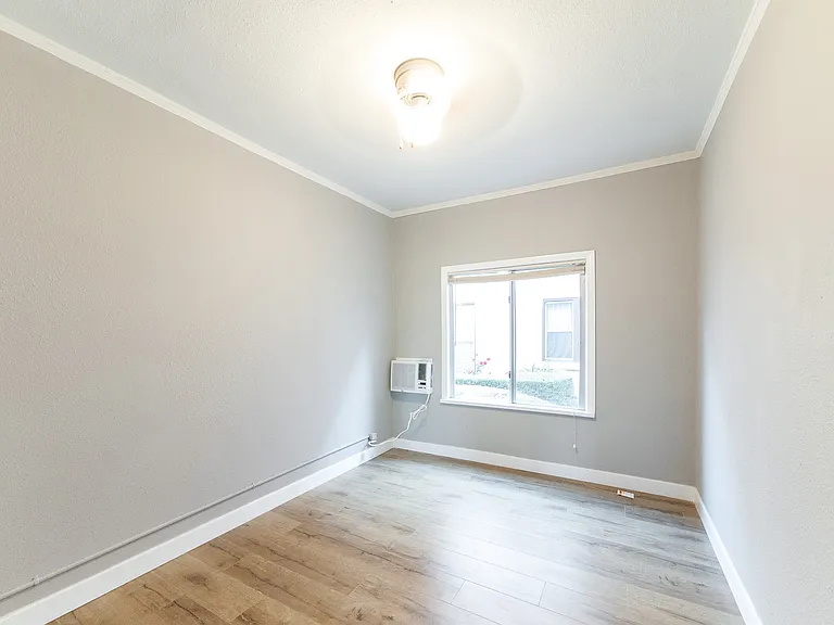 209 N Berendo St #3/4 — Photo 6