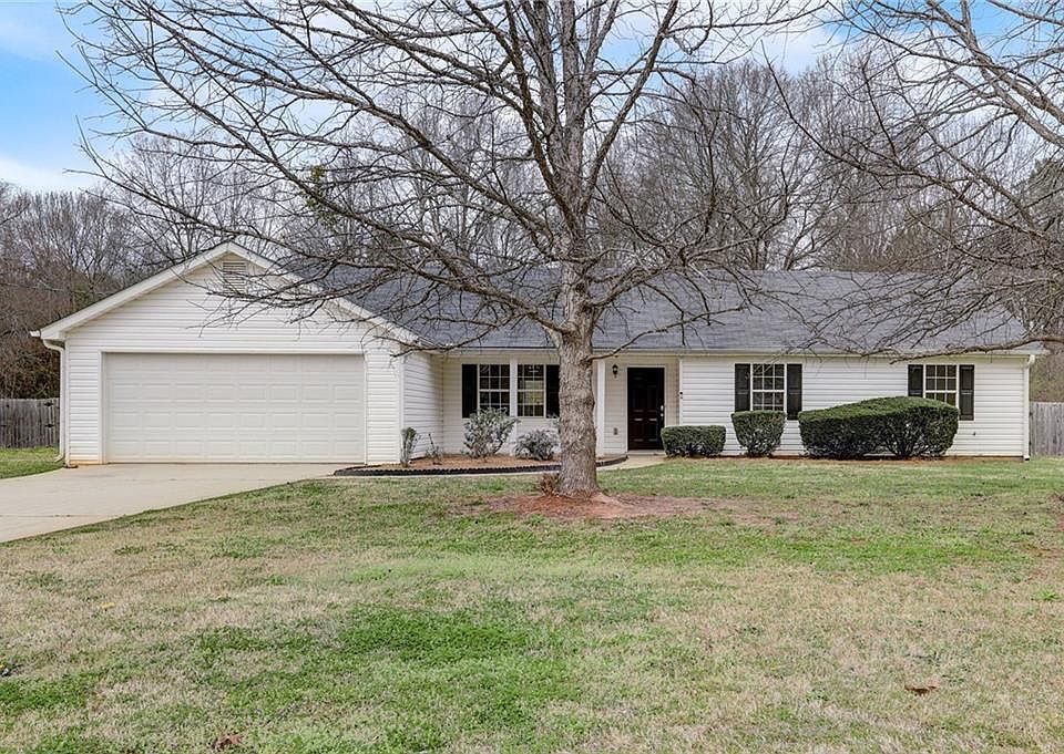1st image of 45 Cypress Dr