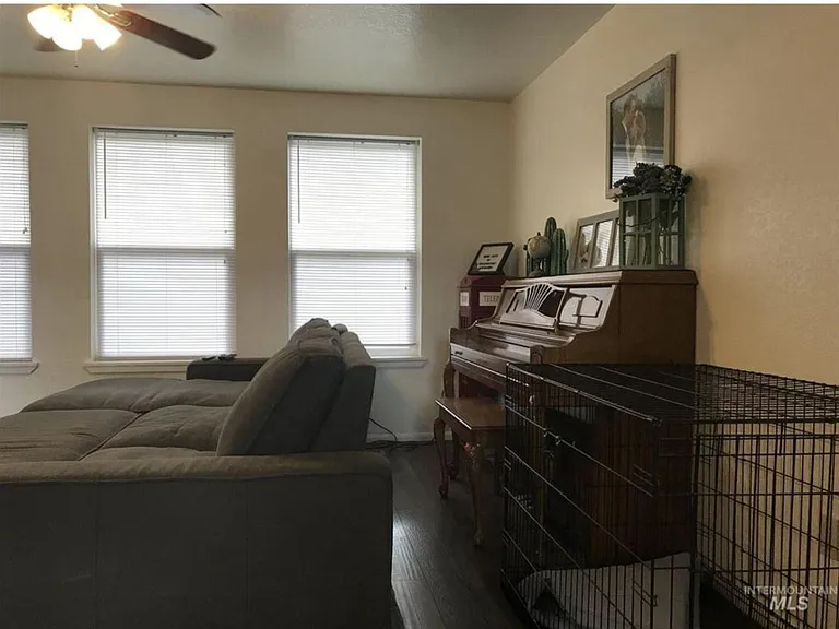 2233 S Euclid Ave — Photo 17