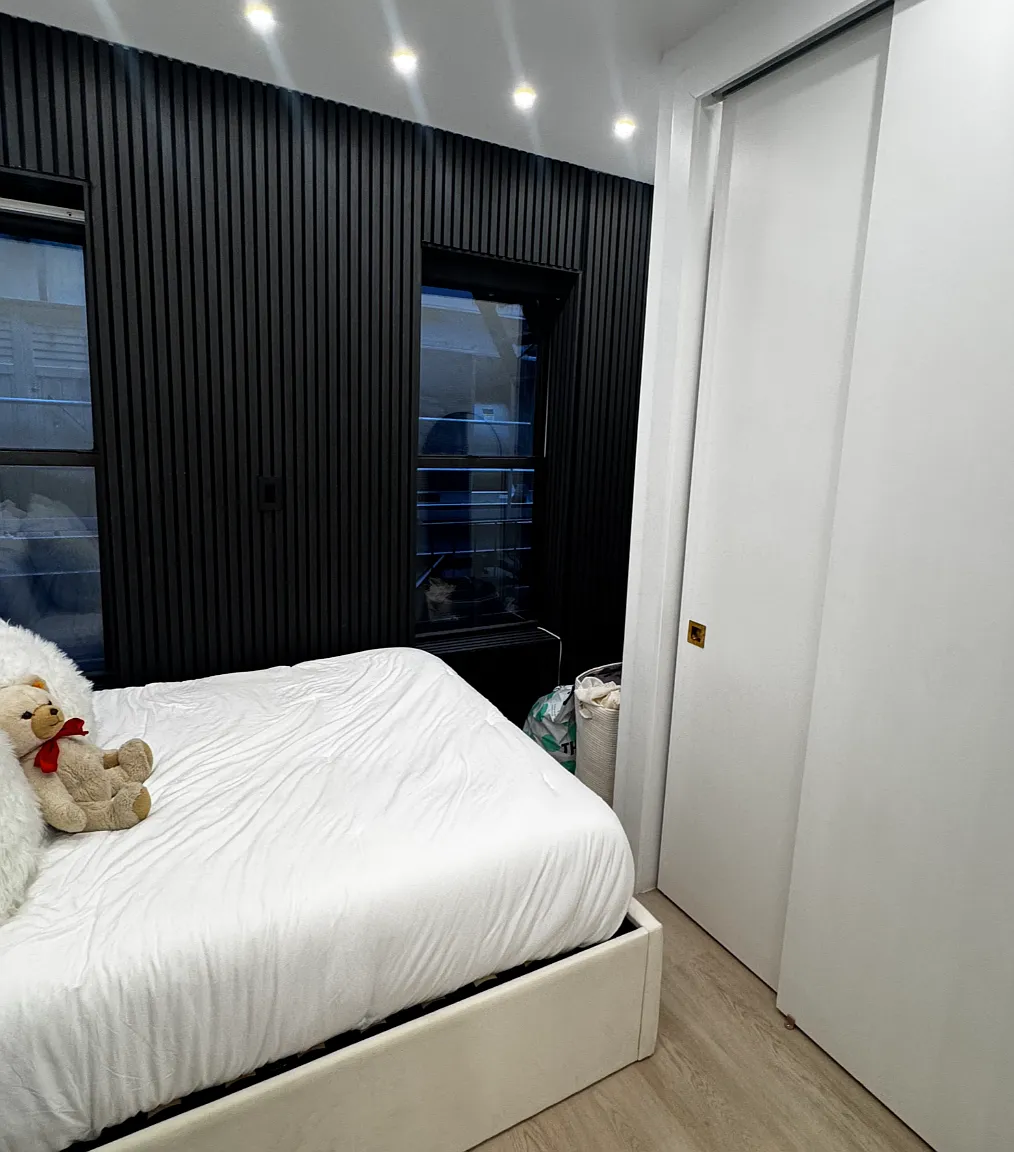 26 Vandam Street — Photo 2