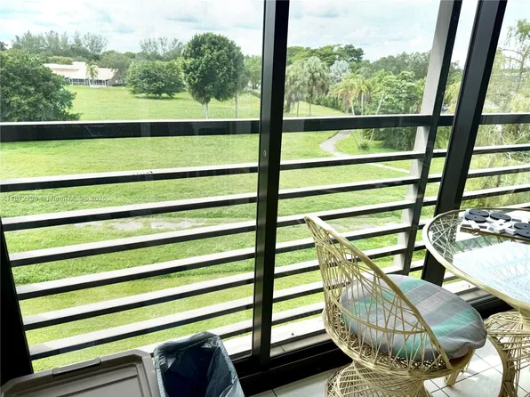 3231 Holiday Springs Blvd APT 403, Pompano Beach, FL 33063