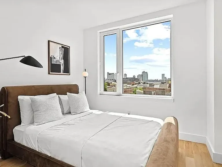 161 Meserole Ave #4B — Photo 4