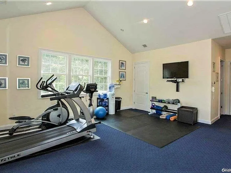 20 Canoe Place Rd #8 — Photo 17