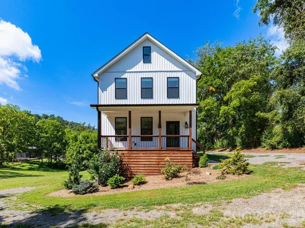 881 Burney Mountain Rd, Fletcher, NC 28732