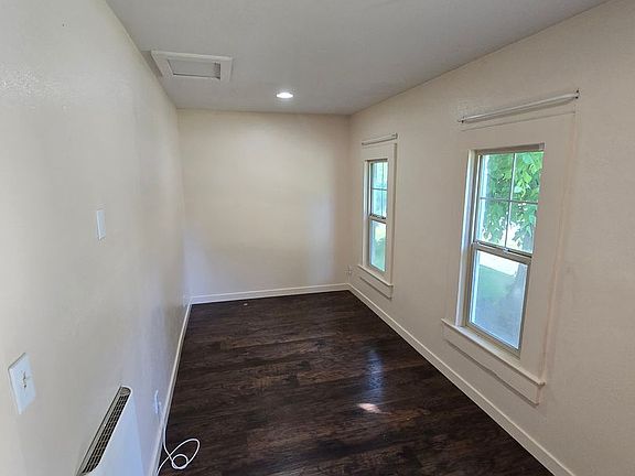 3rd image of 114 N Touchet St APT 1