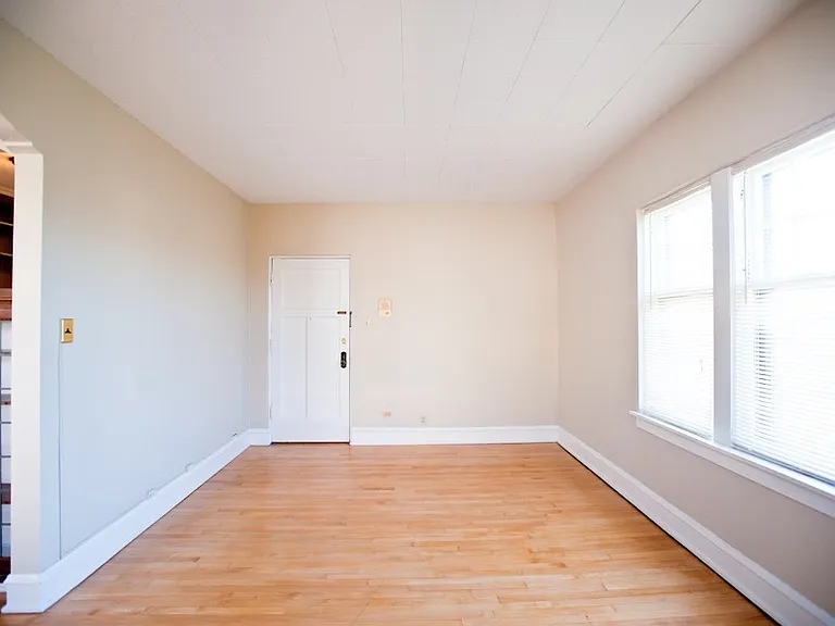 1720 E Newton Apartments — Photo 28