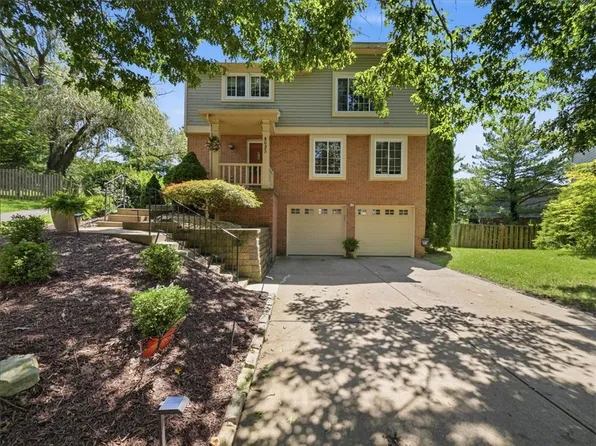 4025 Hancock Dr, Aliquippa, PA 15001