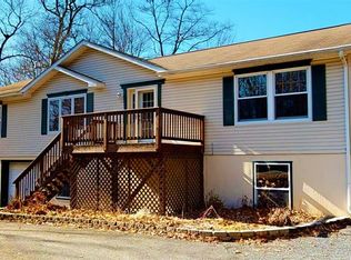 802 Remuda Ct, Hawley, PA 18428