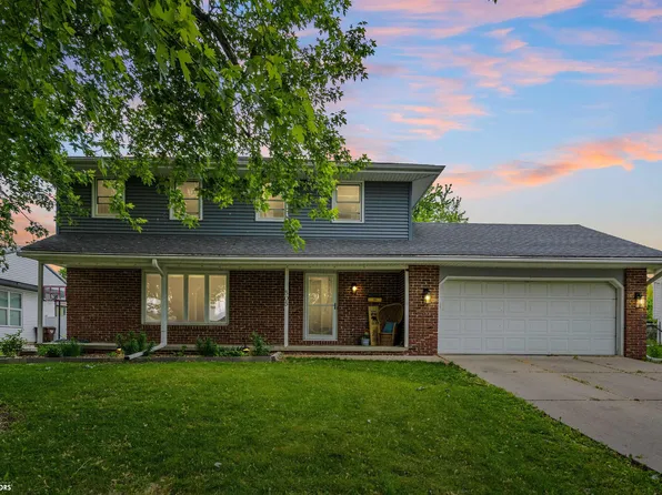 505 Friendly Dr, Marshalltown, IA 50158