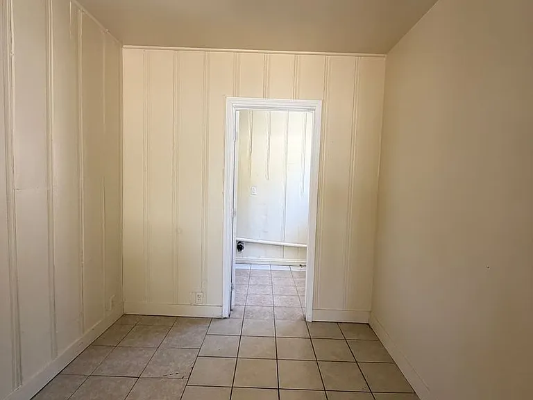 P156 — Photo 9