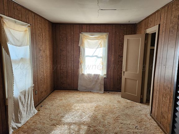 5th image of 1309 Mary Ellen St