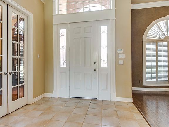 4th image of 802 Shady Bend Ct