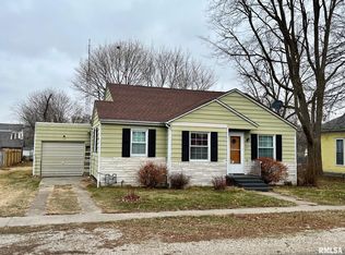 224 E Lincoln St, Greenview, IL
