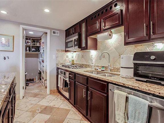 4th image of 700 E 8th St #16KL