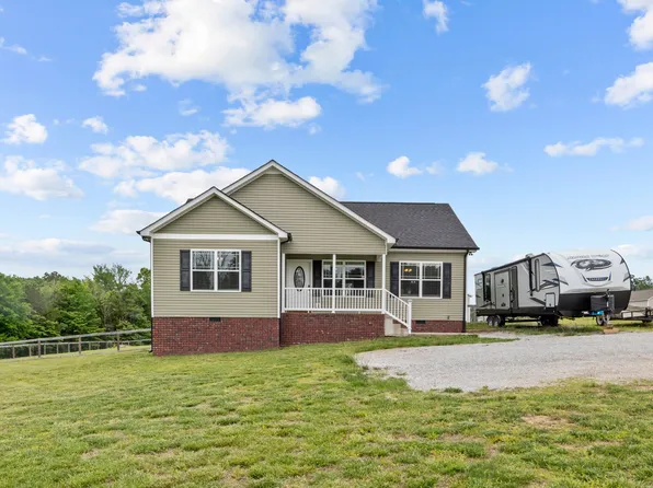 1193 Liberty Rd, Charlotte, TN 37036