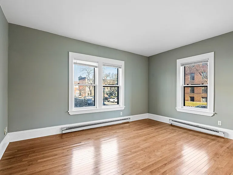 385 Laurel Ave — Photo 9