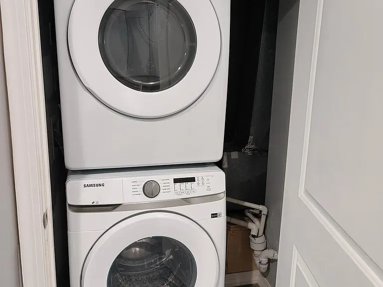 700 N Marshall St #8-C2 — Photo 10