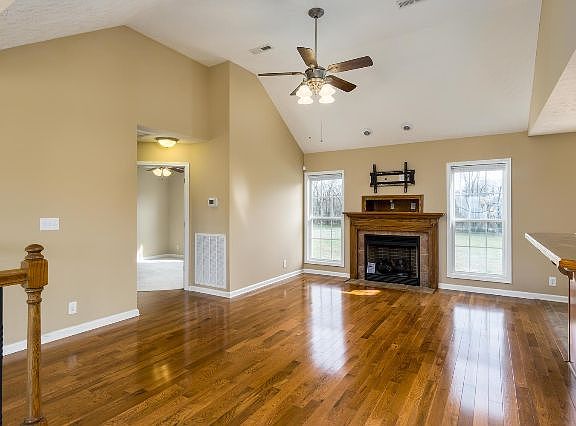3rd image of 4587 Grovewood Ct