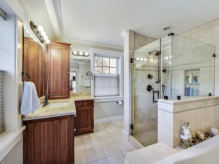 5130 Bradley Blvd — Photo 13