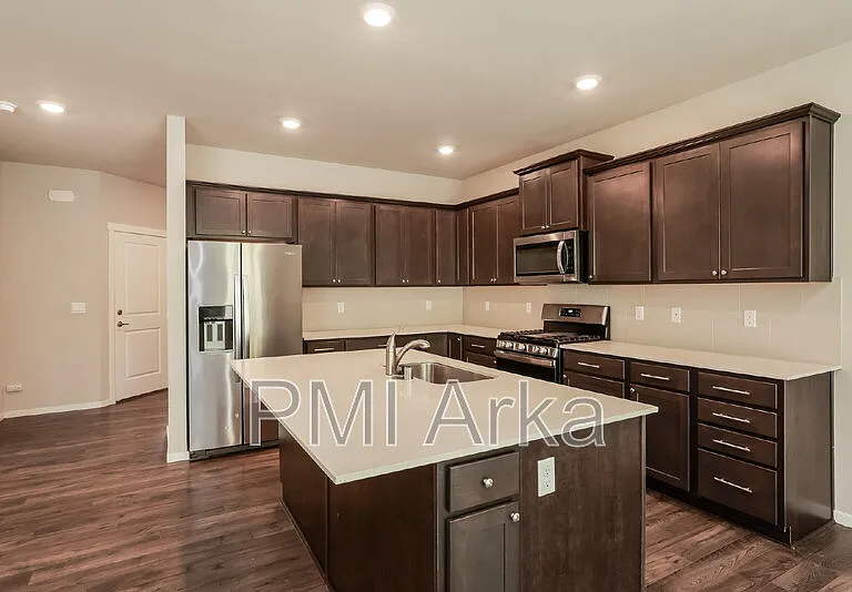 10823 32nd St NE — Photo 7