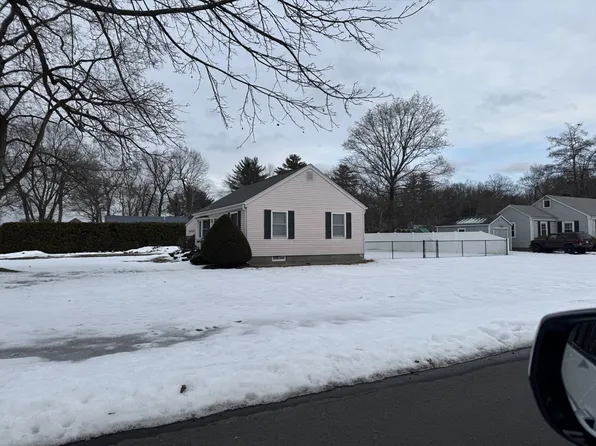 35 Loring Ln, Westfield, MA 01085