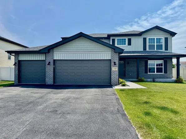 1389 Clifton Ave, Beecher, IL 60401