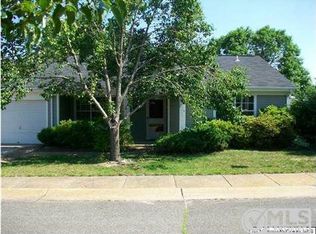 1041B Canterbury Dr, Manchester, NJ