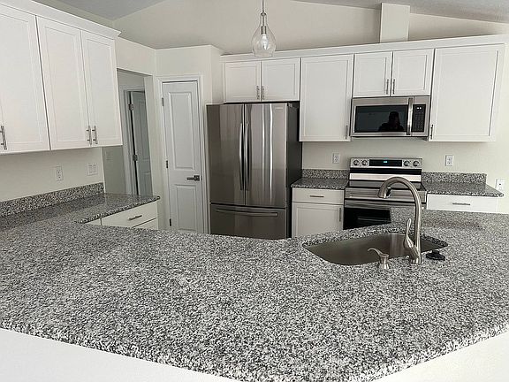 4th image of 7901 N Sarazen Dr