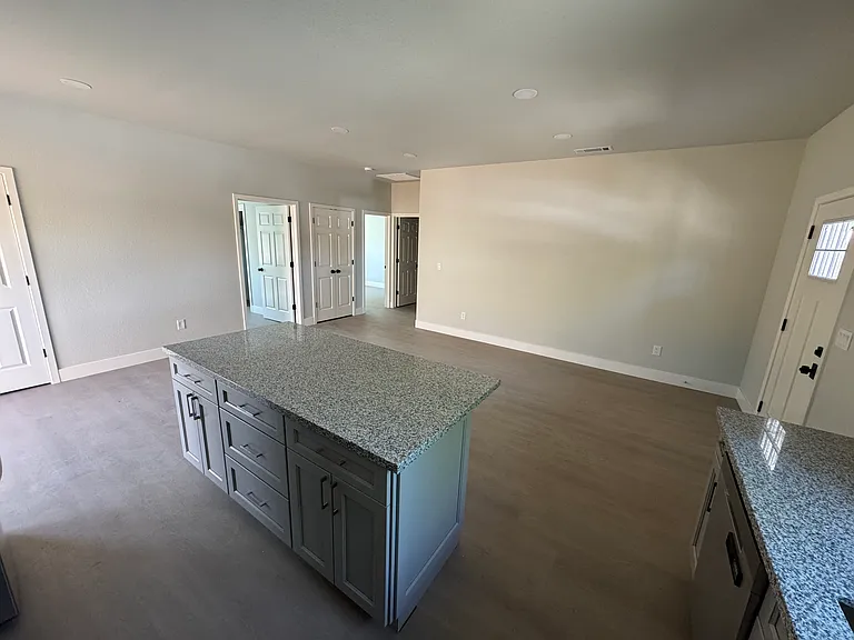1702 N Funston Ave — Photo 5