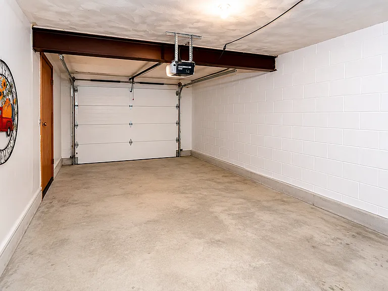 118 Yale Dr — Photo 9