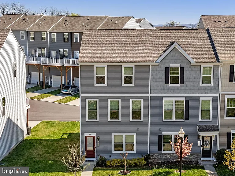 159 Presidents Pointe Ave #159 — Photo 38