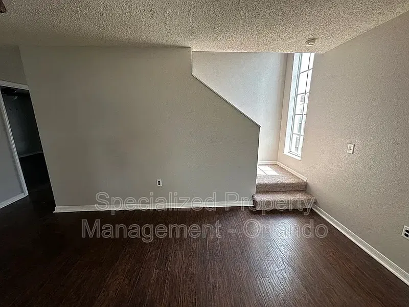 4 bed, 2.5 bath, 1551 sqft, $1,900 — Photo 2