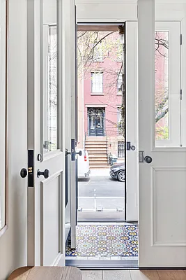 Sold by Compass | media 32