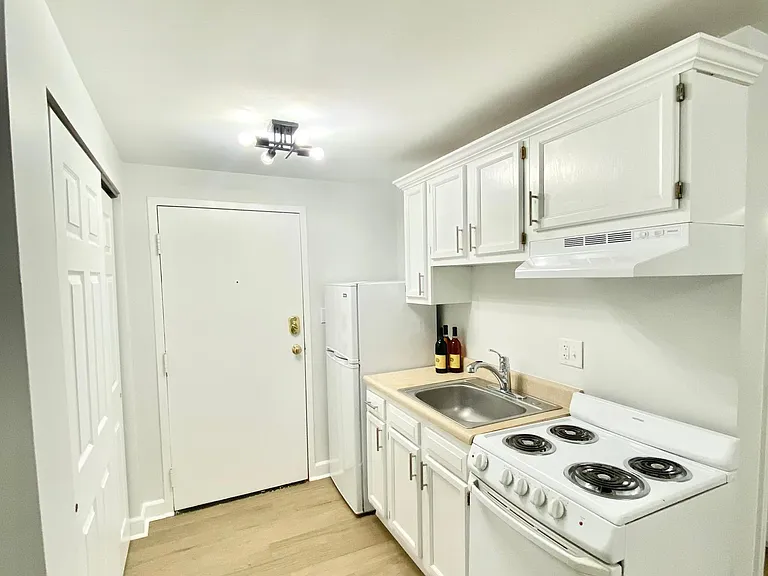 58 E 11th Ave #2 — Photo 6