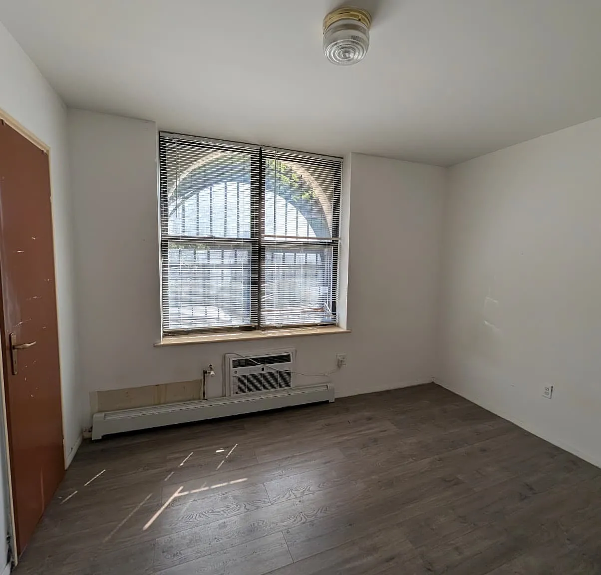 4 bed, $4,200 — Photo 3