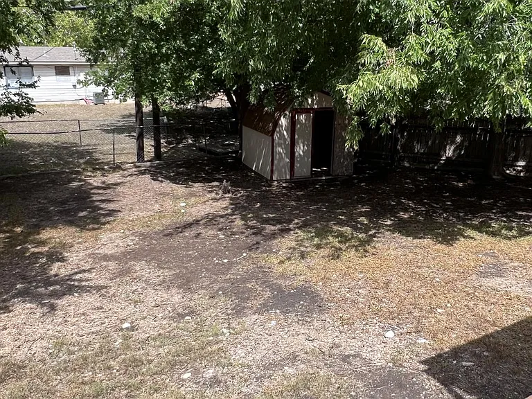 2104 Terrace Dr — Photo 5