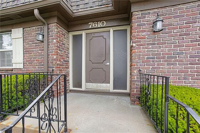 1st image of 7610 W 59th Ter APT 21