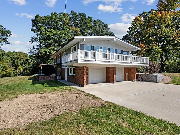 4th image of 9402 Pleasant Dr