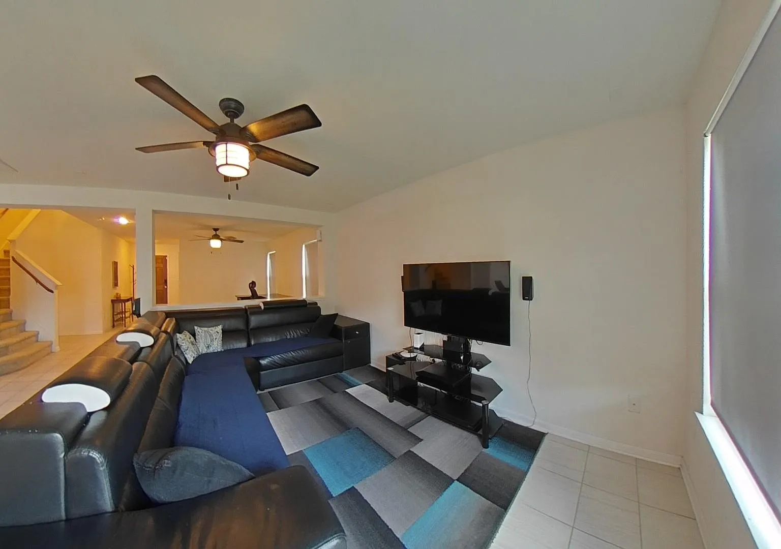 3 bed, 2.5 bath, 2560 sqft, $2,900 — Photo 4