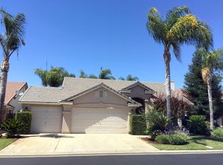 2704 E Darlington Ct, Fresno, CA 93720