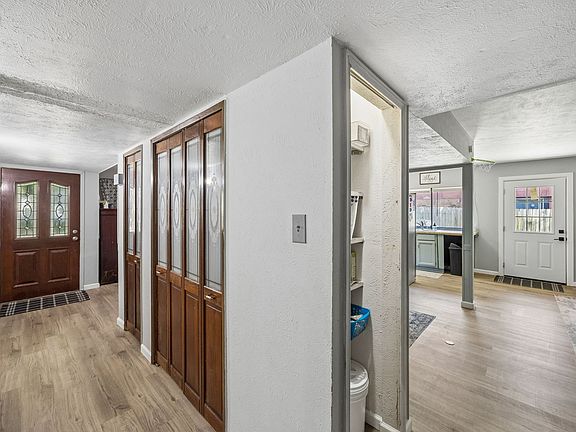 4th image of 2617 Emberwood Dr