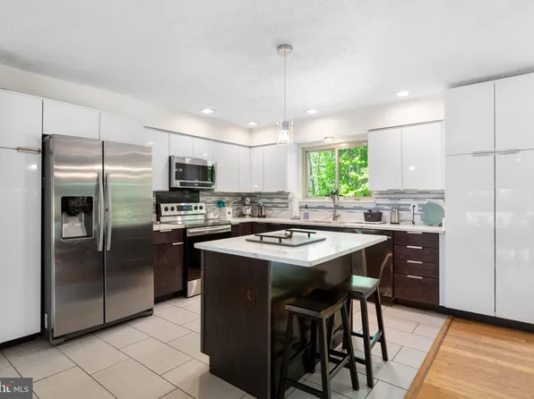 2047 Midshipman Dr, Stafford, VA 22554