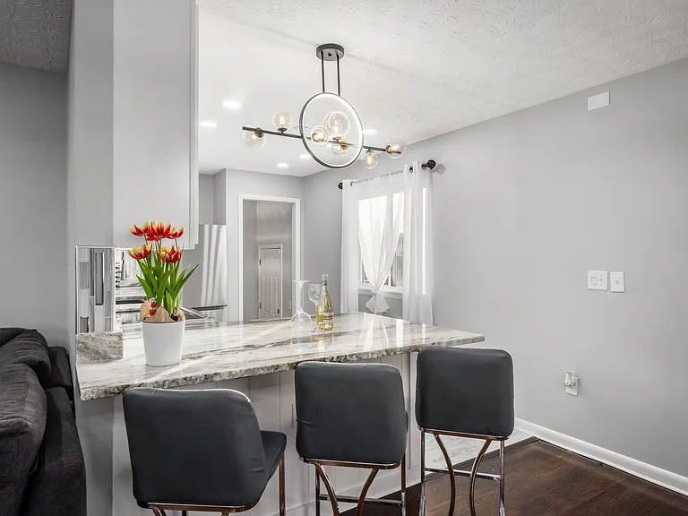 2545 Vanderberg Ave — Photo 3