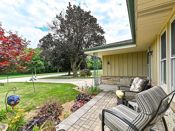 4th image of 810 17th AVENUE