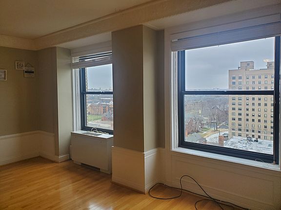 2nd image of 15 E Kirby St APT 1001