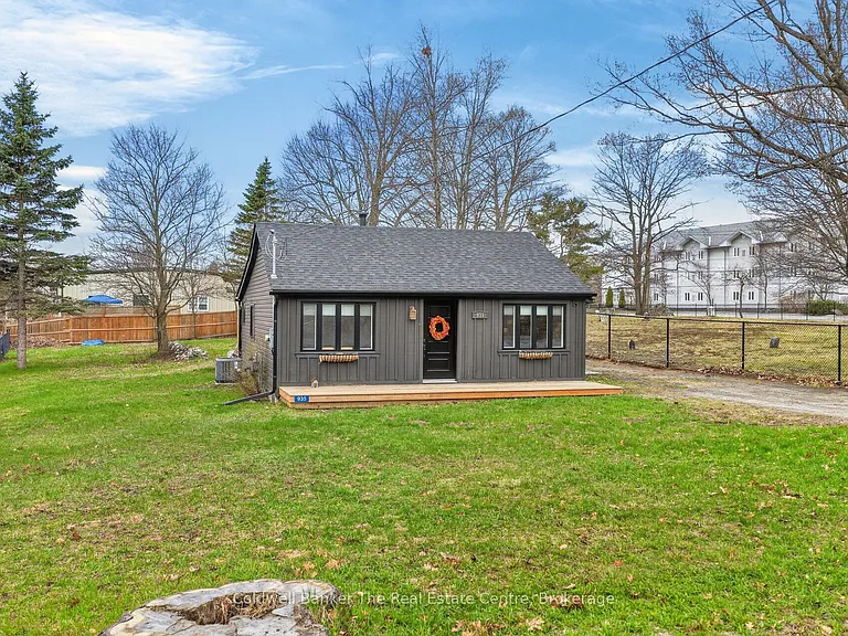 935 1st St S — Photo 2