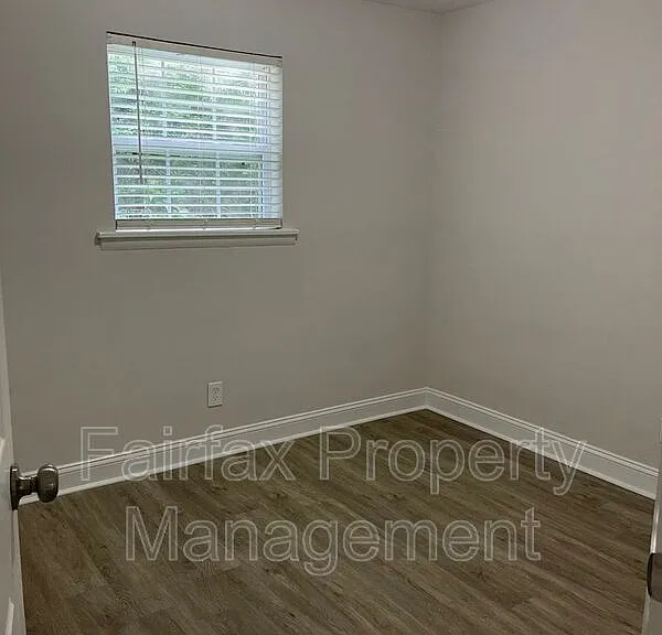 1120 Elmo St #B — Photo 17